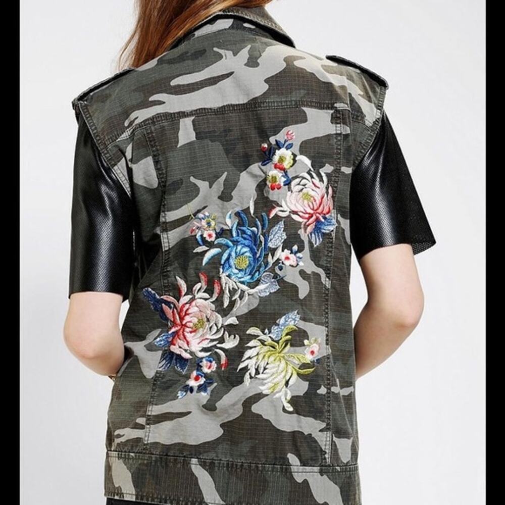 Floral Embroidered Moto Vest UO NWT